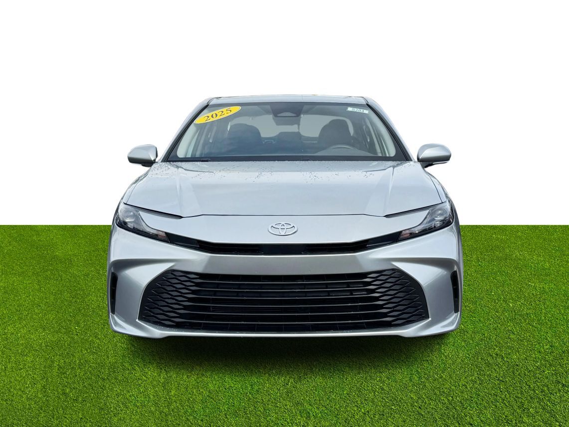 2025 Toyota Camry LE Sedan 4D