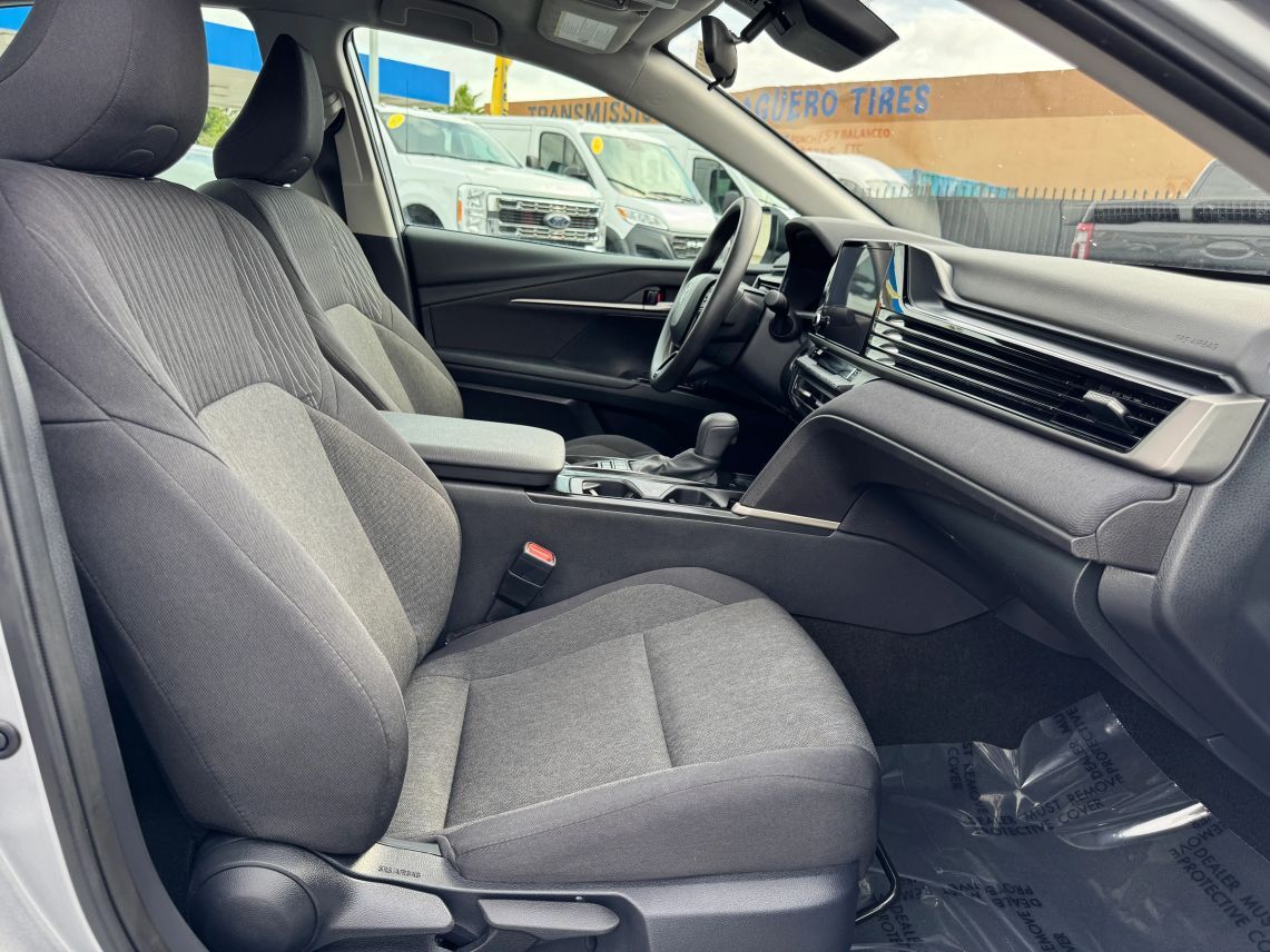 2025 Toyota Camry LE Sedan 4D