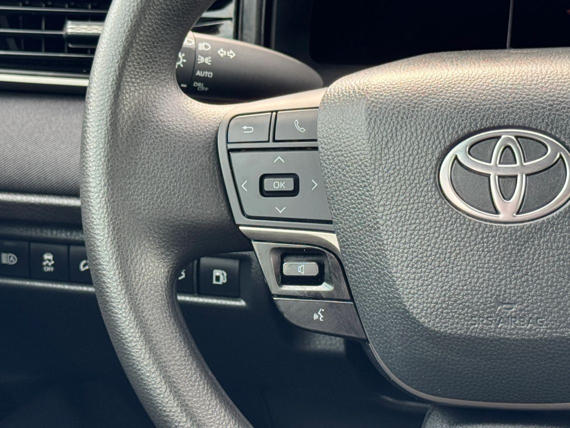 2025 Toyota Camry LE Sedan 4D