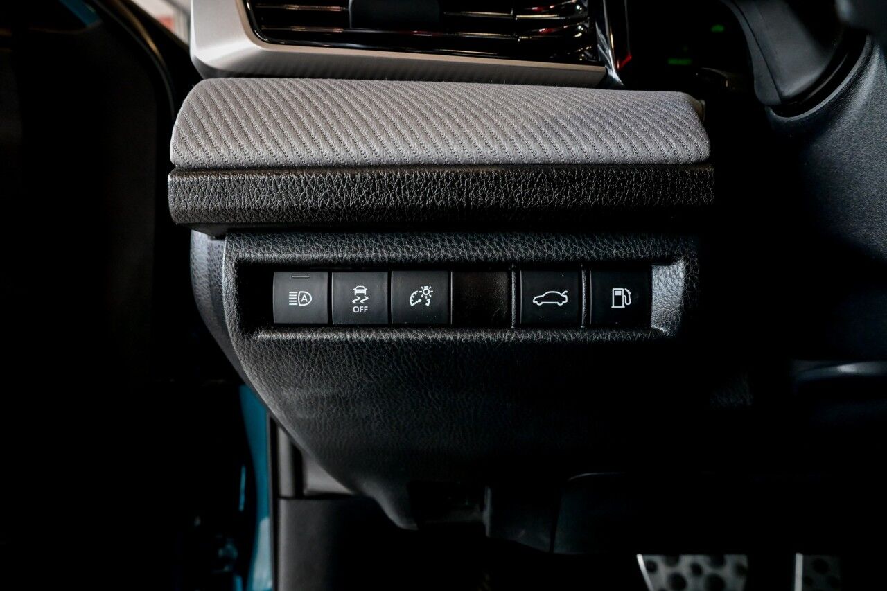 2025 Toyota Camry SE, Convenience Pkg, Multimedia Upgrade Pkg, Power Sunroof Springfield NJ