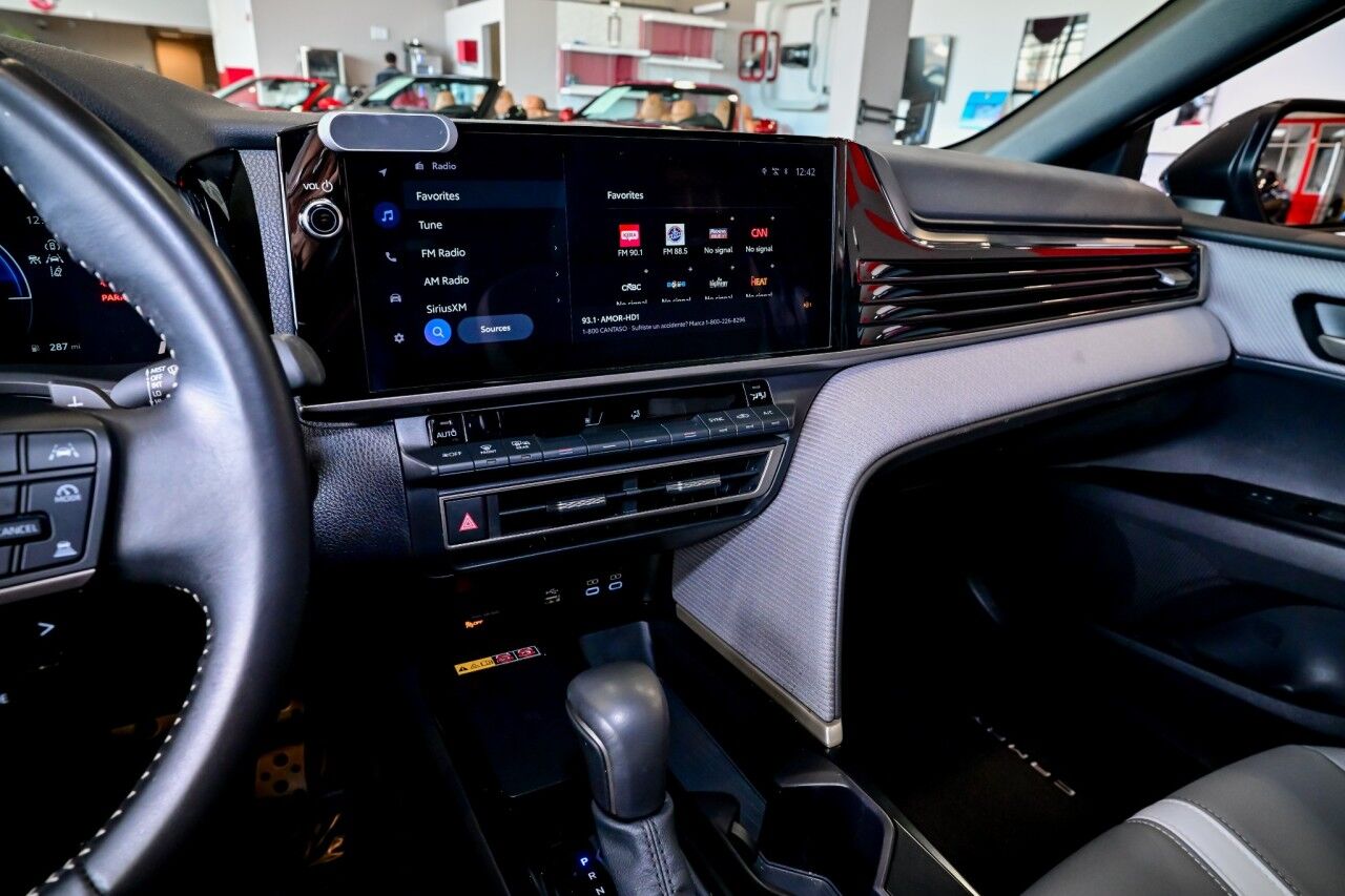 2025 Toyota Camry SE, Convenience Pkg, Multimedia Upgrade Pkg, Power Sunroof Springfield NJ