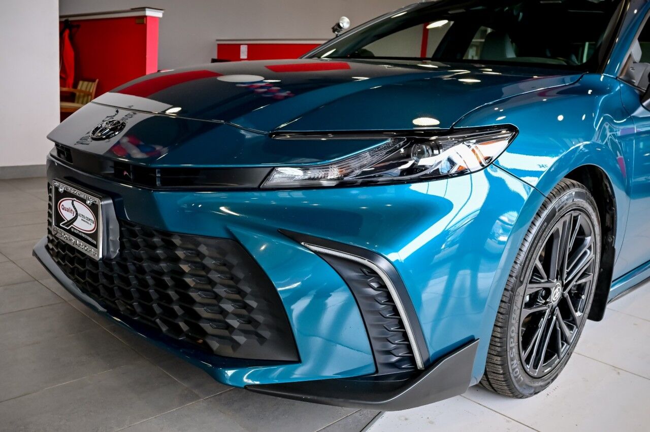2025 Toyota Camry SE, Convenience Pkg, Multimedia Upgrade Pkg, Power Sunroof Springfield NJ