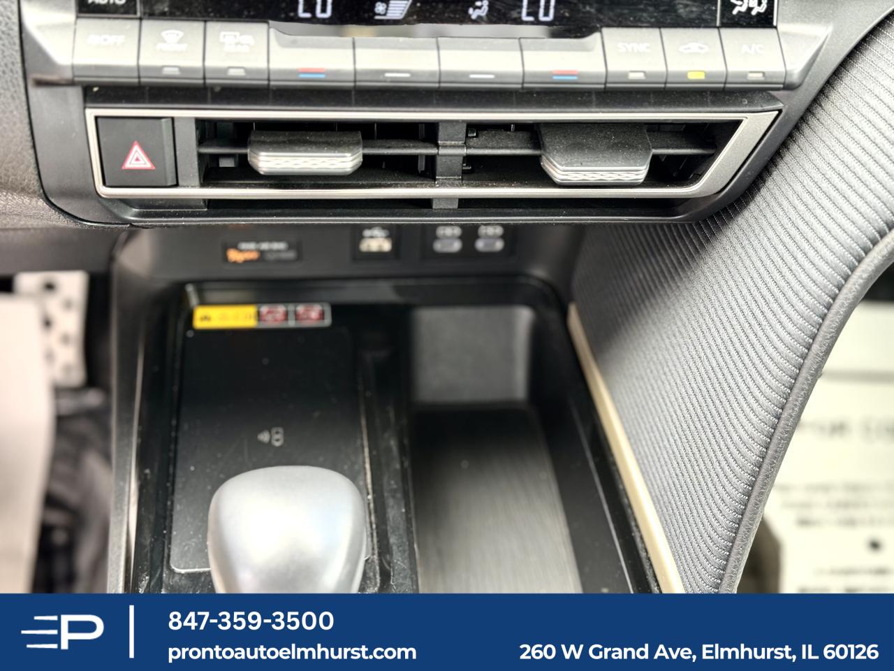 2025 Toyota Camry SE Elmhurst IL