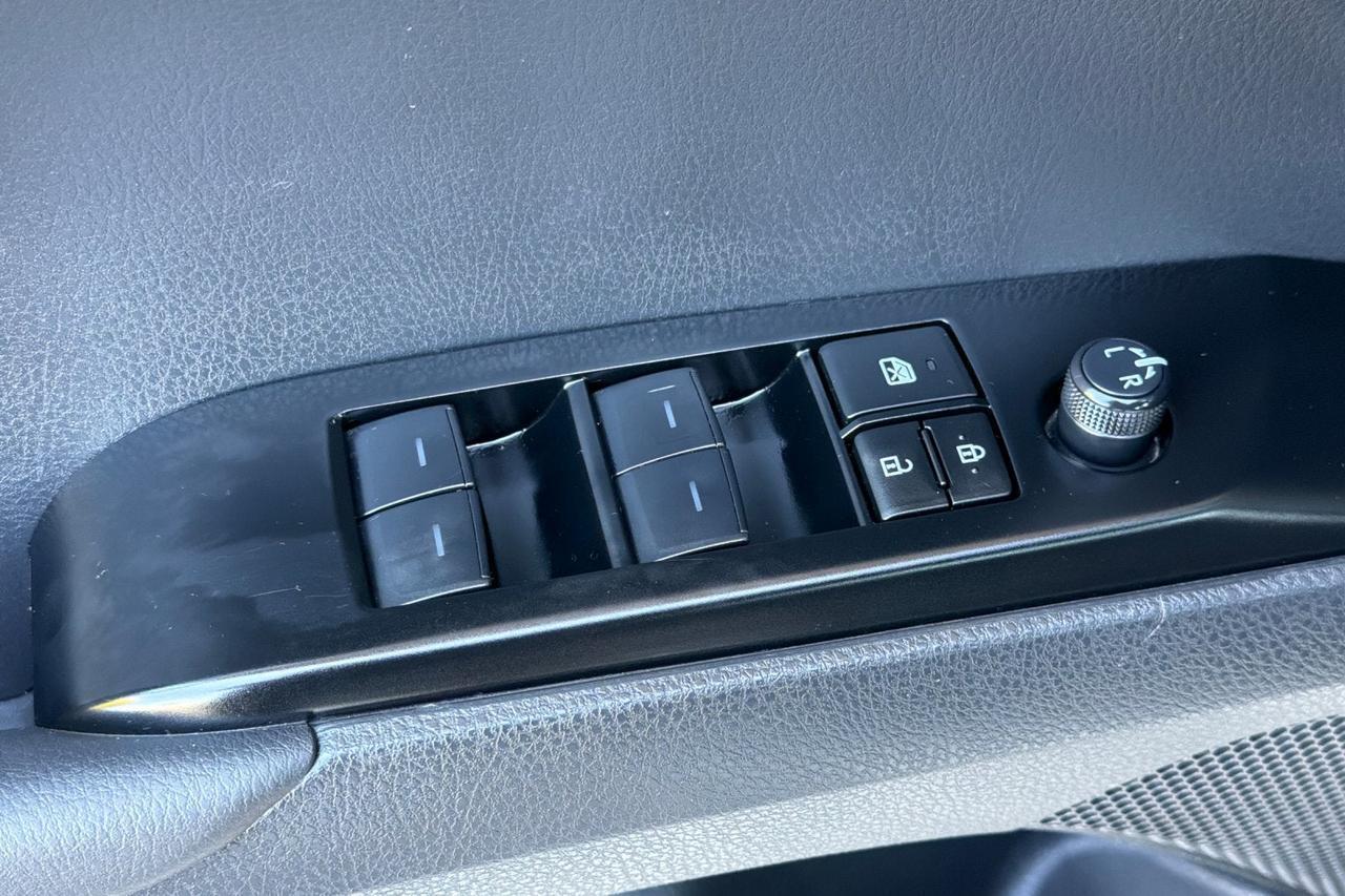 2025 Toyota Camry SE Roseville CA