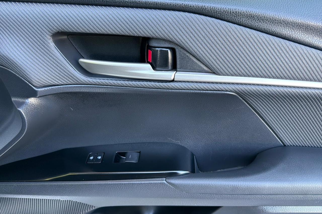 2025 Toyota Camry SE Roseville CA