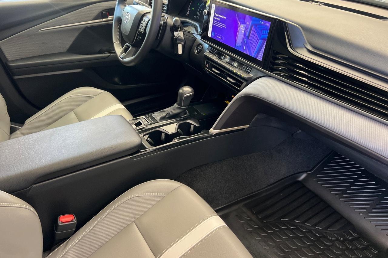 2025 Toyota Camry SE Roseville CA