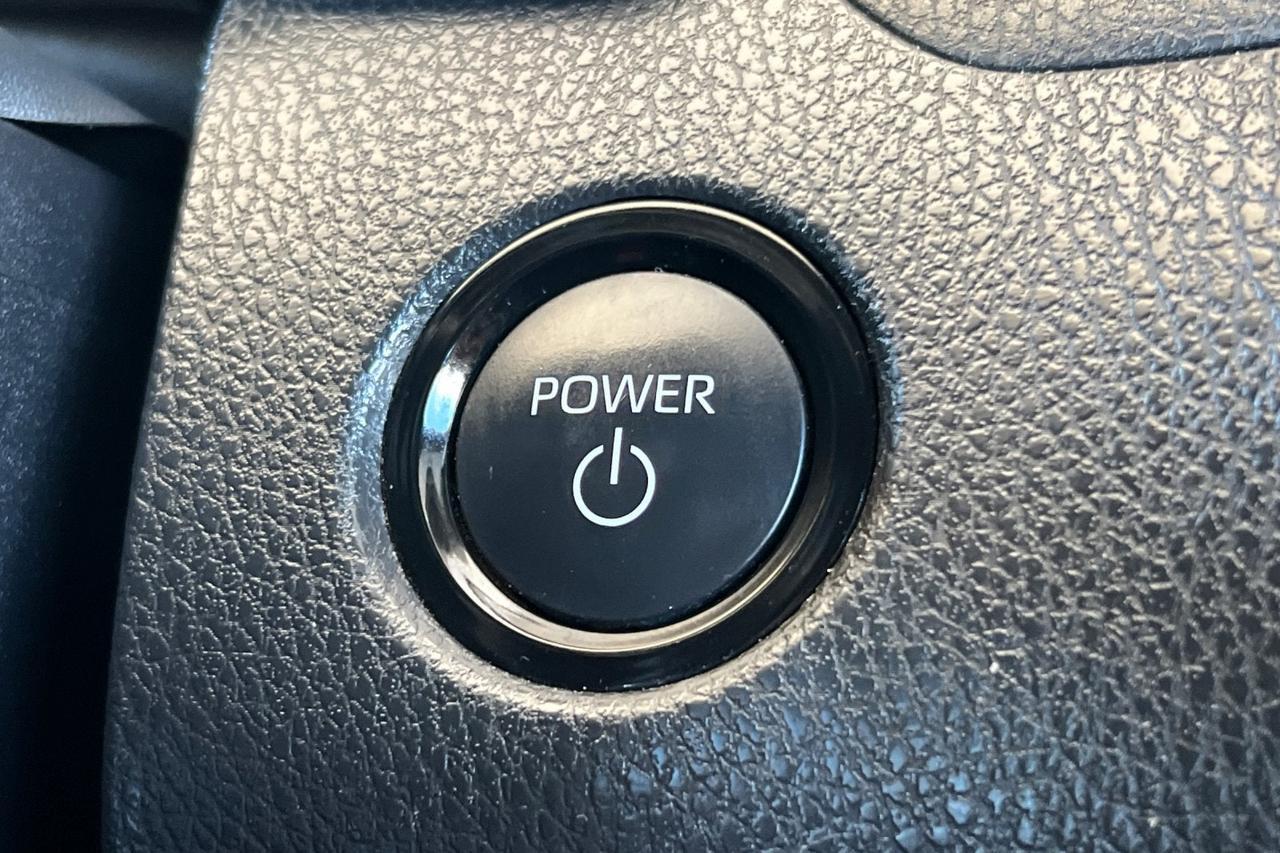 2025 Toyota Camry SE Roseville CA