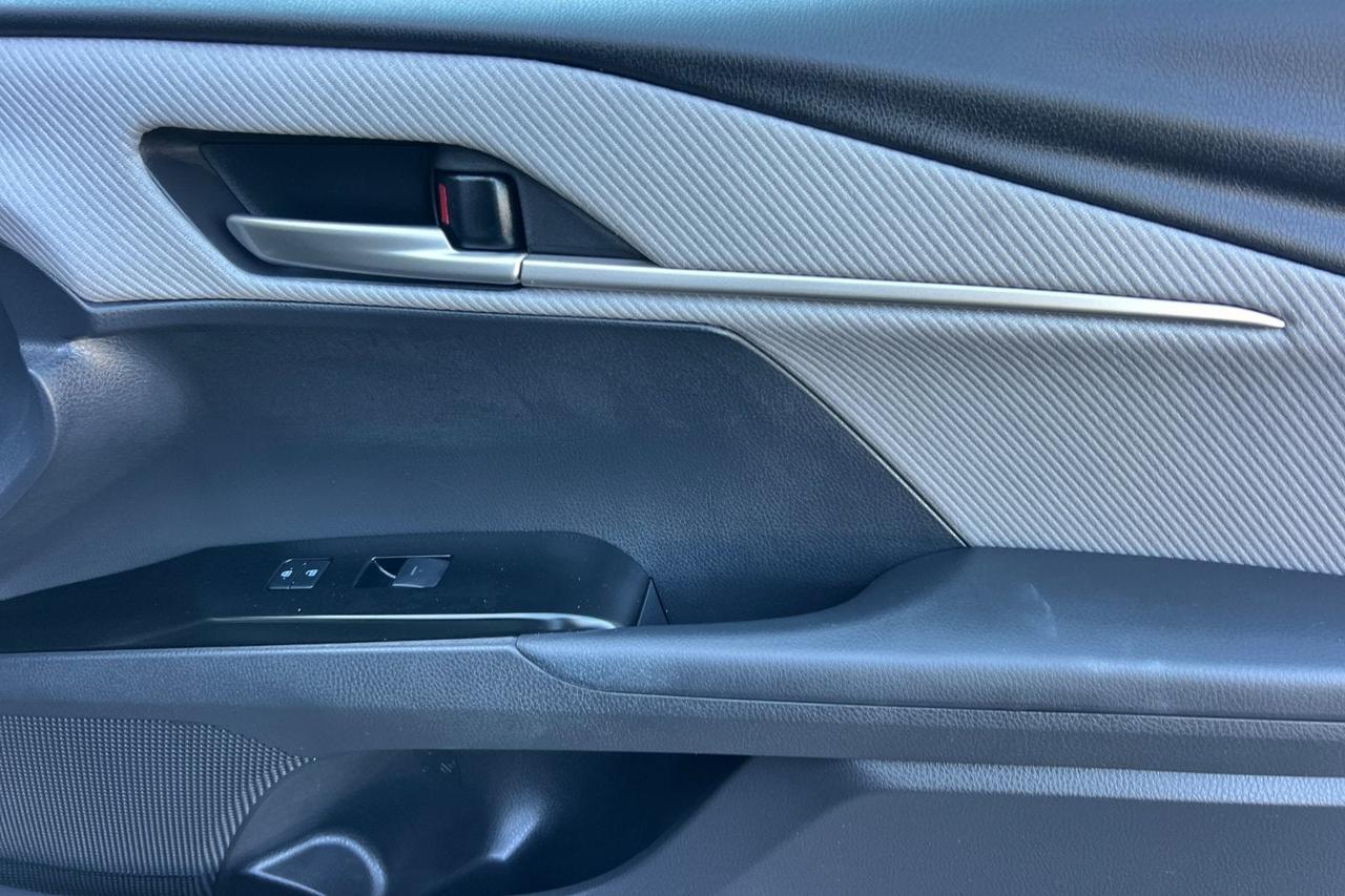 2025 Toyota Camry SE Roseville CA
