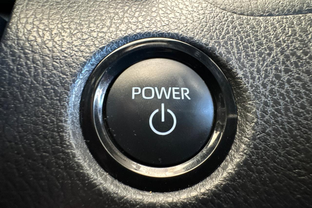 2025 Toyota Camry SE Roseville CA