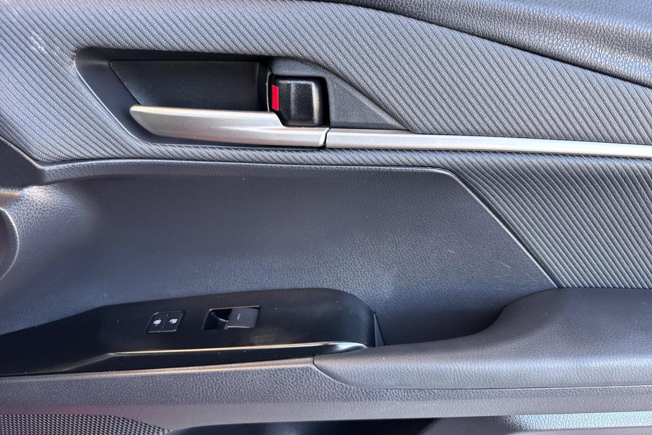 2025 Toyota Camry SE Roseville CA