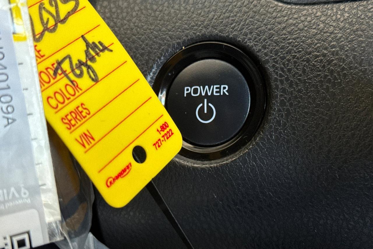 2025 Toyota Camry SE Roseville CA
