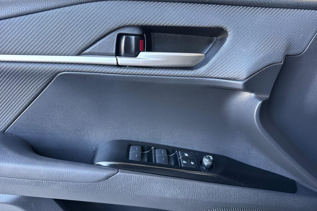2025 Toyota Camry SE Roseville CA