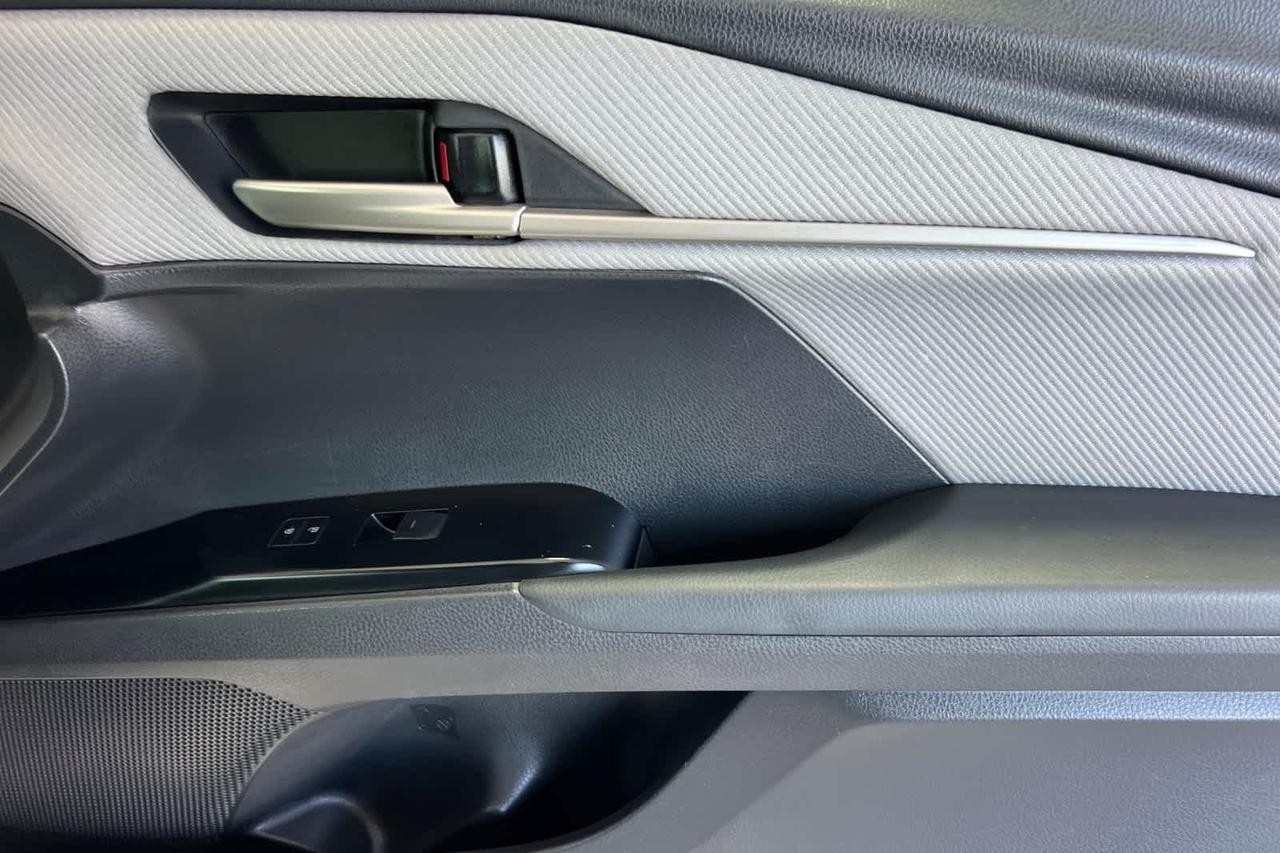 2025 Toyota Camry SE Roseville CA