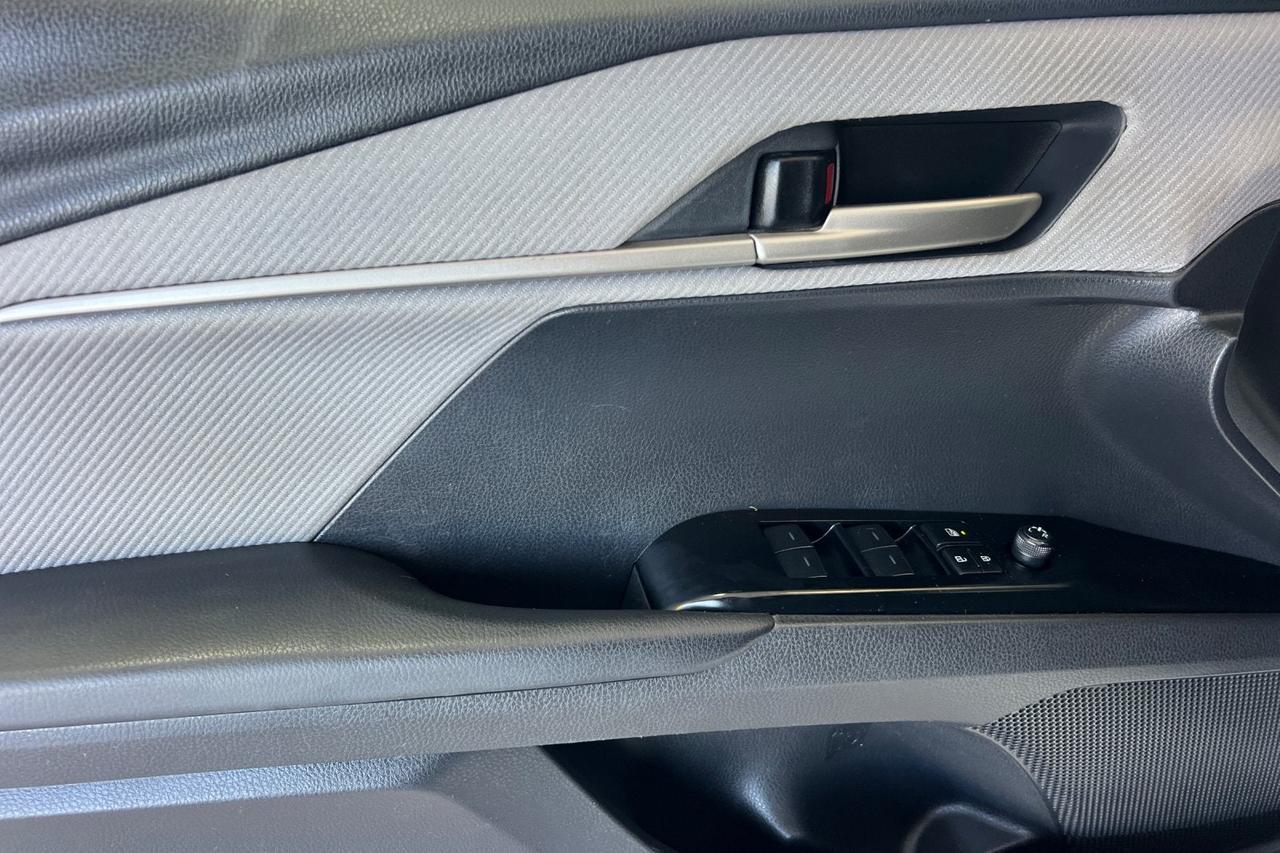 2025 Toyota Camry SE Roseville CA
