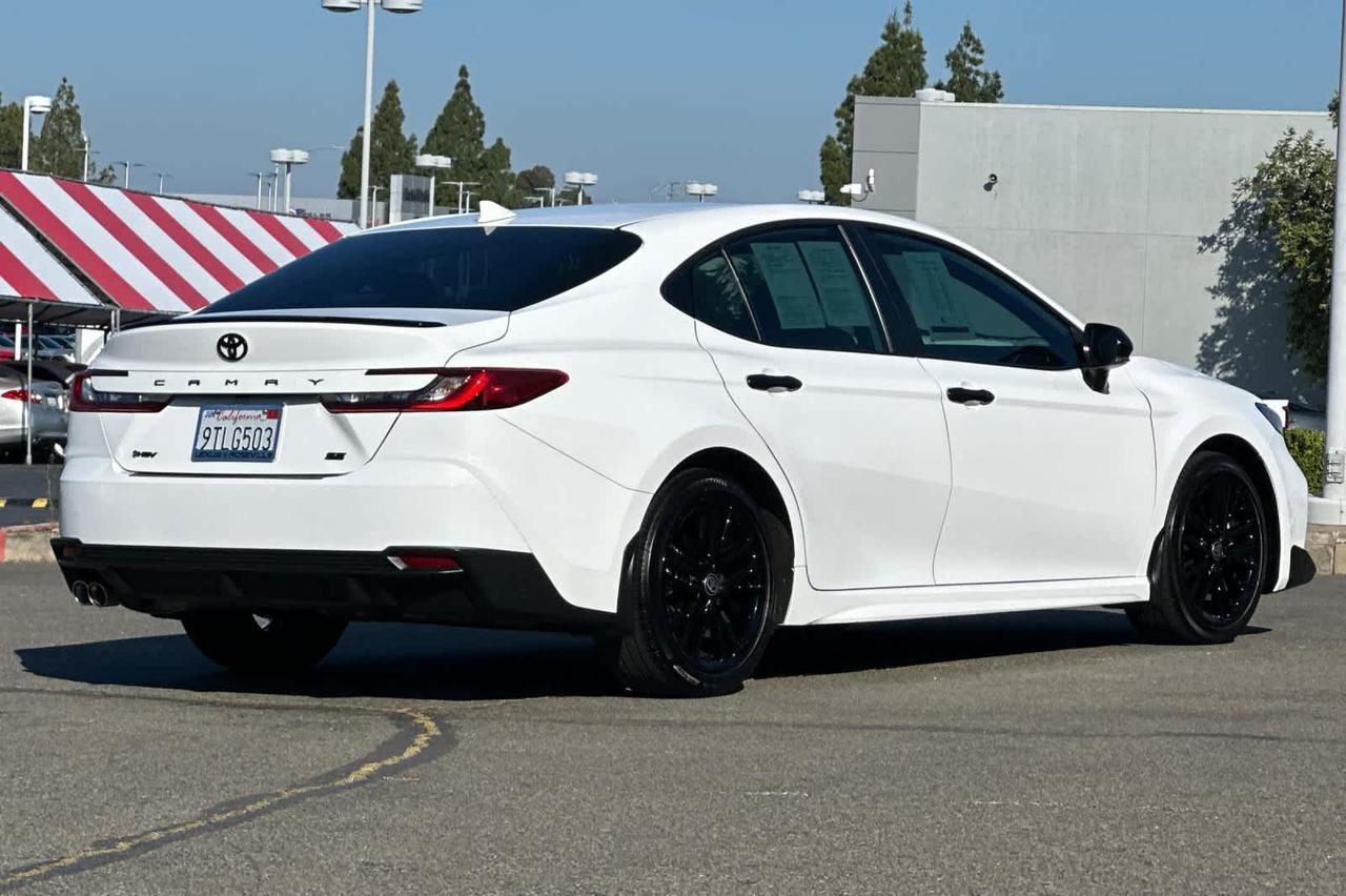 2025 Toyota Camry SE