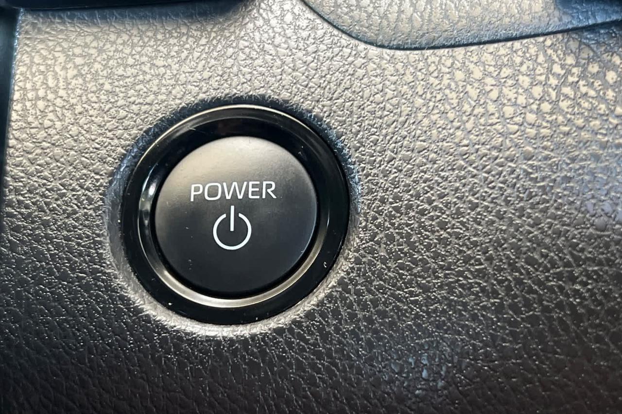2025 Toyota Camry SE Roseville CA