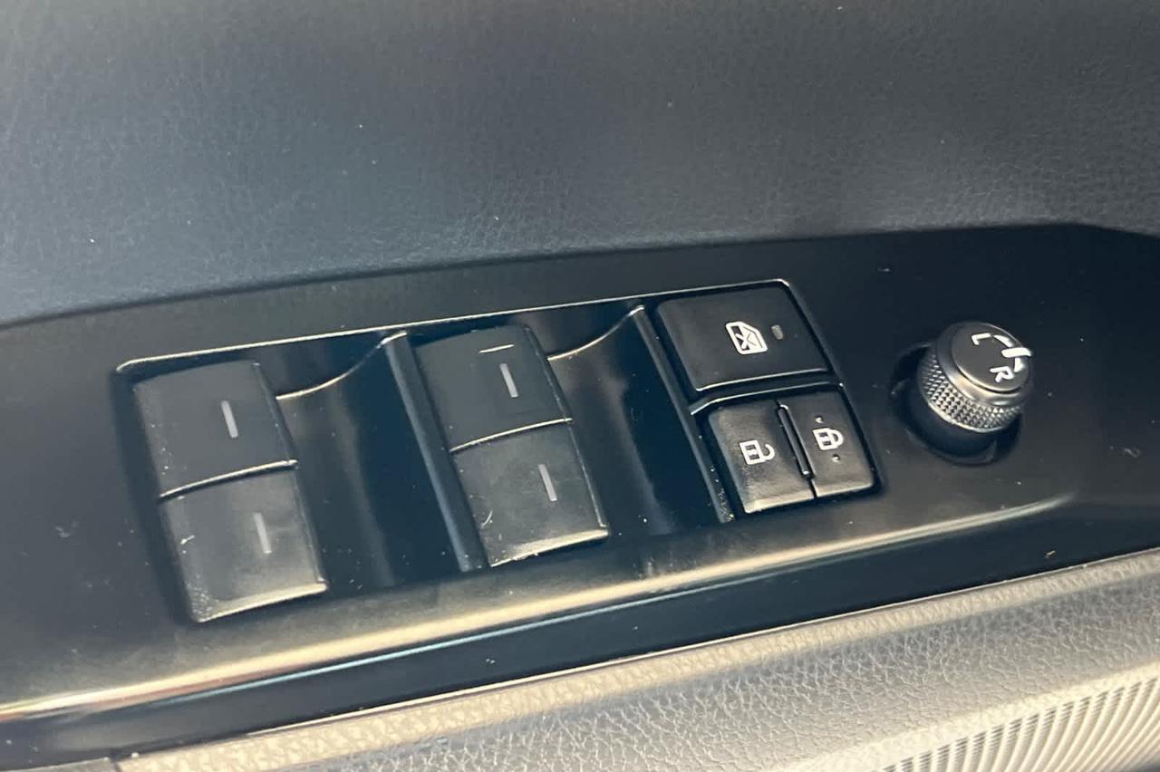 2025 Toyota Camry SE Roseville CA