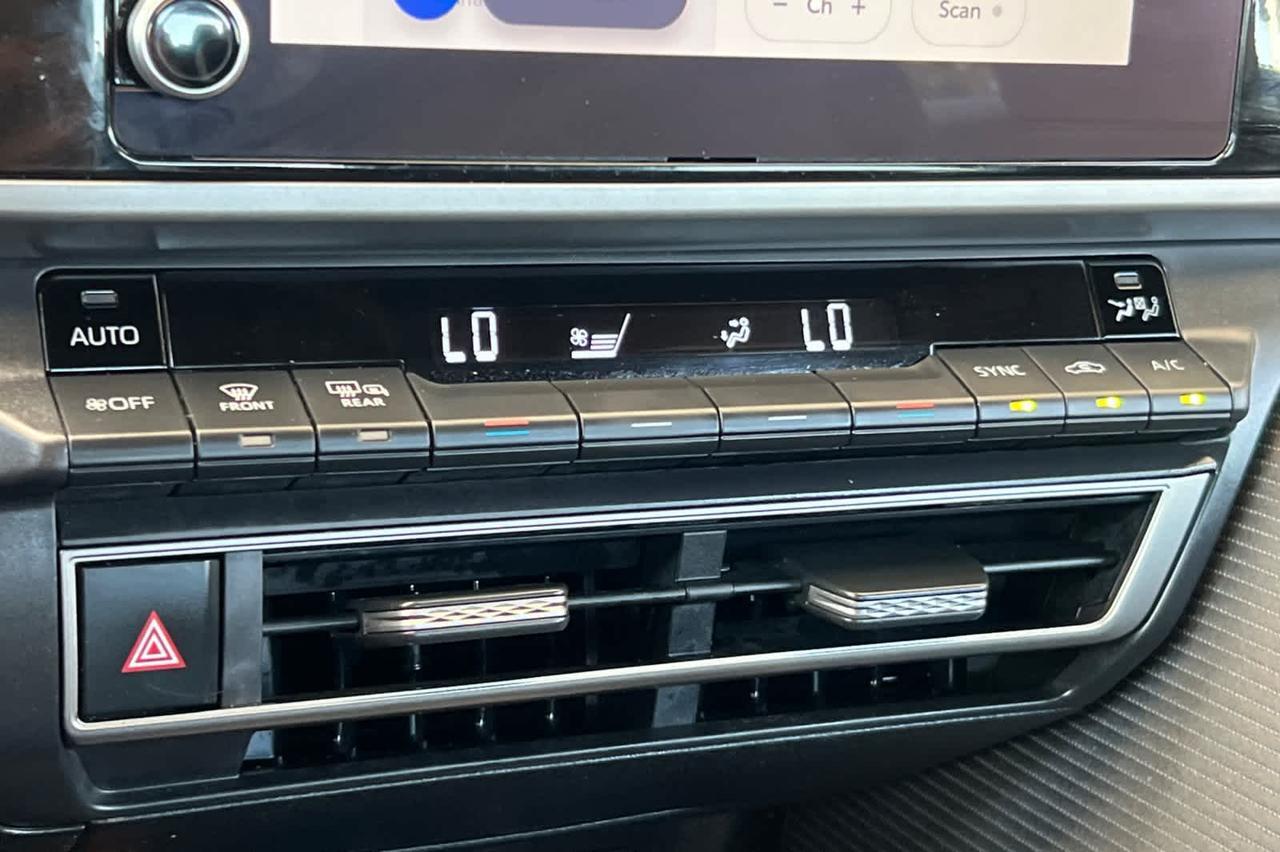 2025 Toyota Camry SE Roseville CA