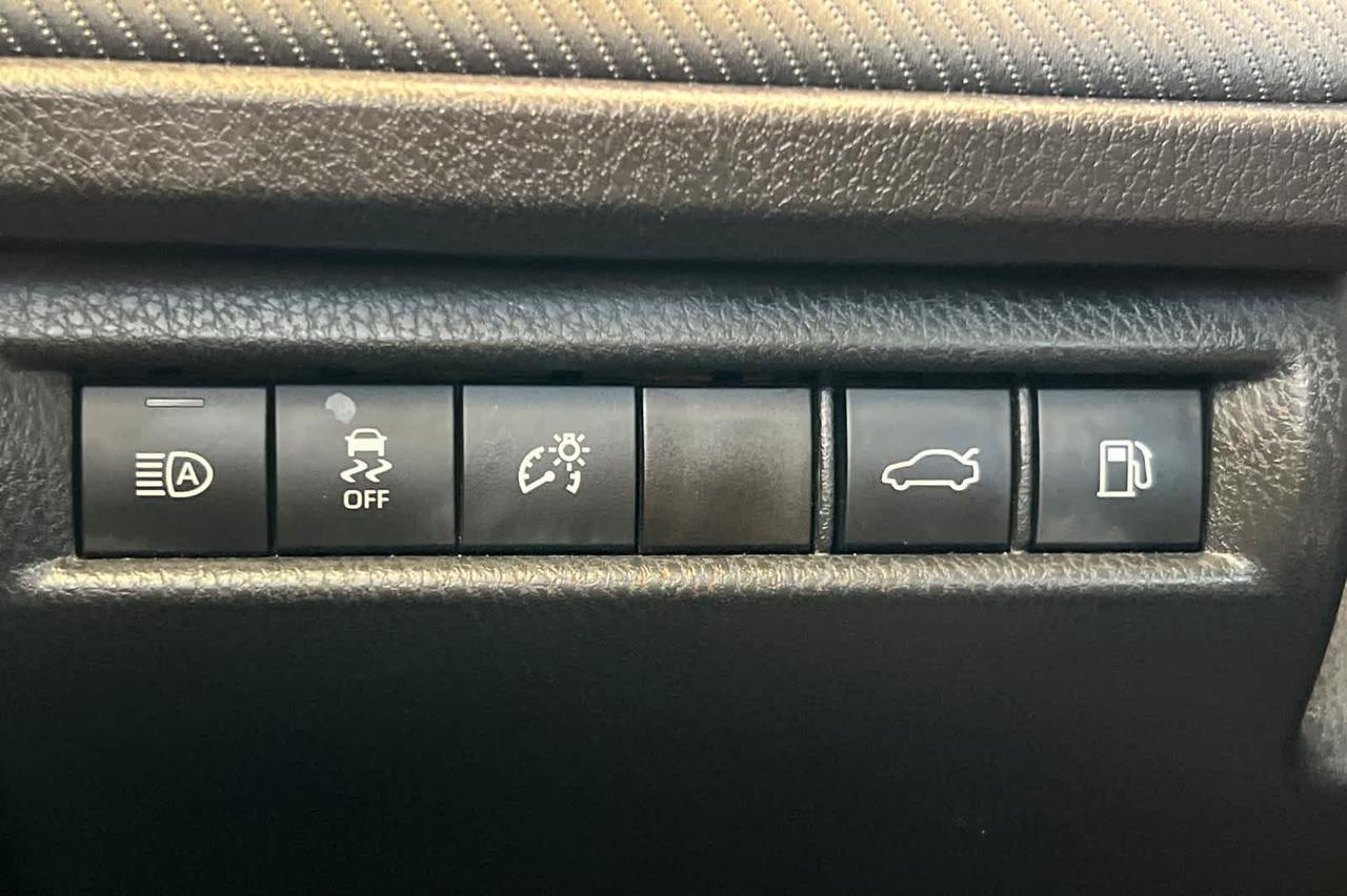 2025 Toyota Camry SE Roseville CA