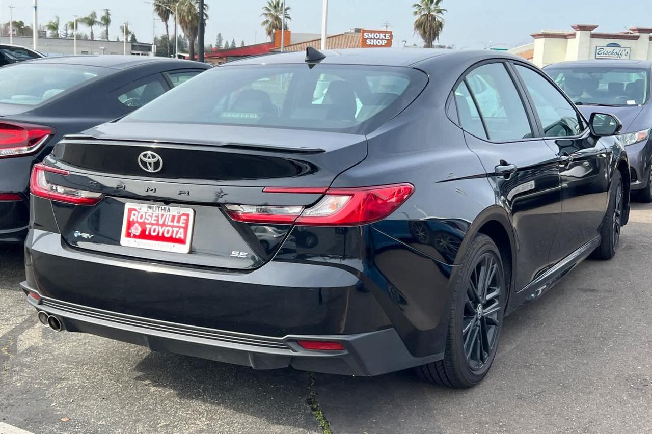 2025 Toyota Camry SE