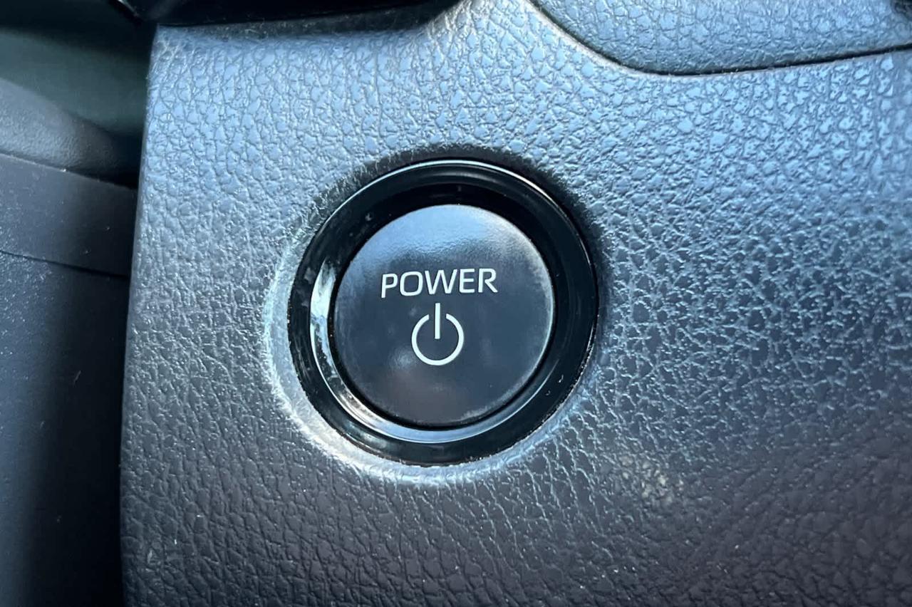 2025 Toyota Camry SE Roseville CA