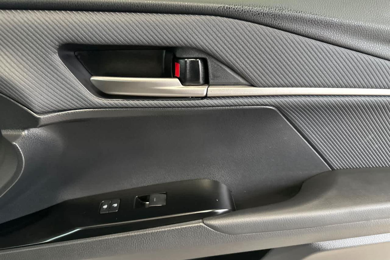 2025 Toyota Camry SE Roseville CA