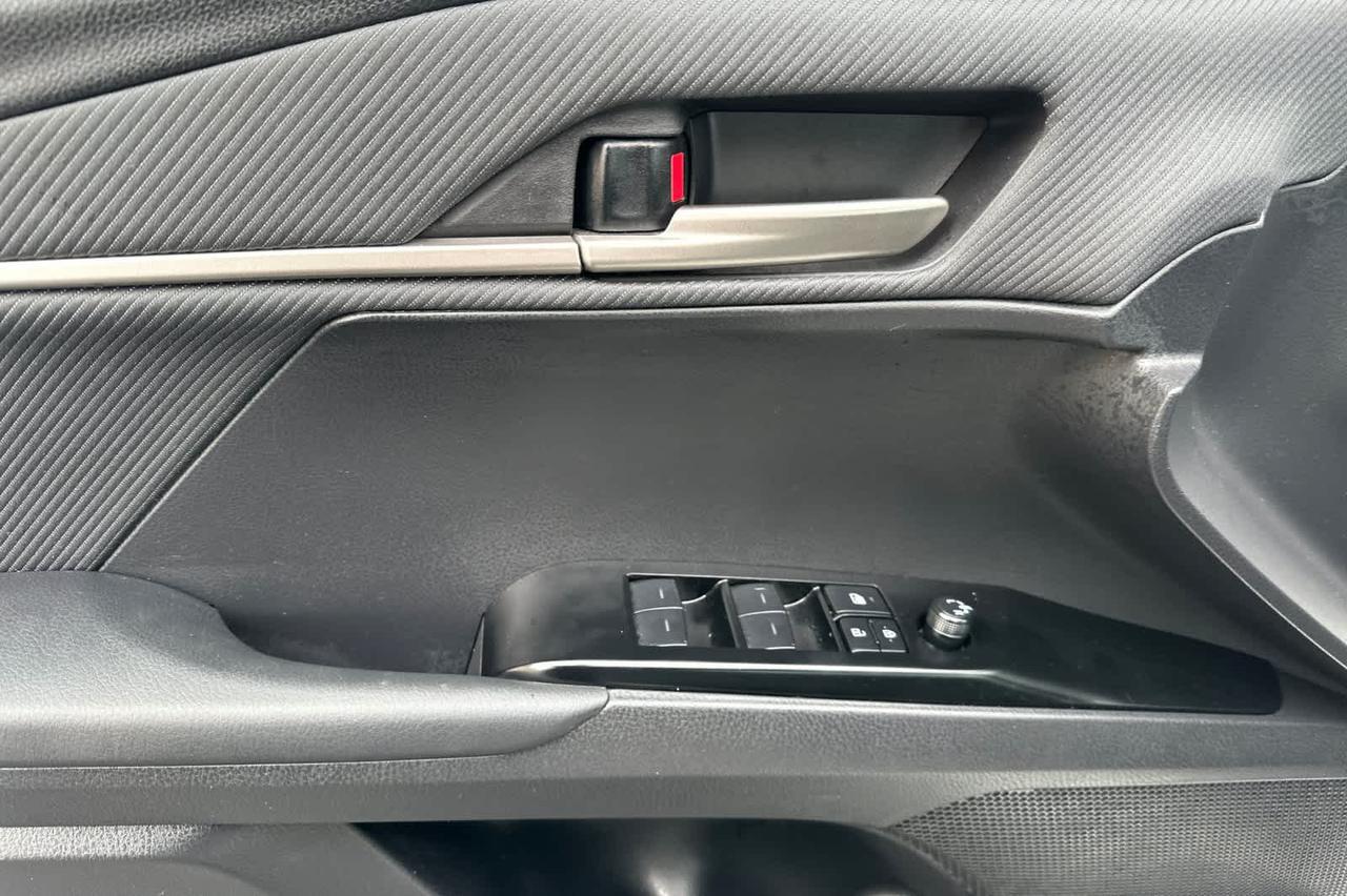 2025 Toyota Camry SE Roseville CA