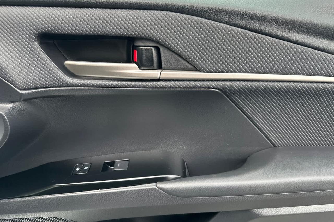 2025 Toyota Camry SE Roseville CA