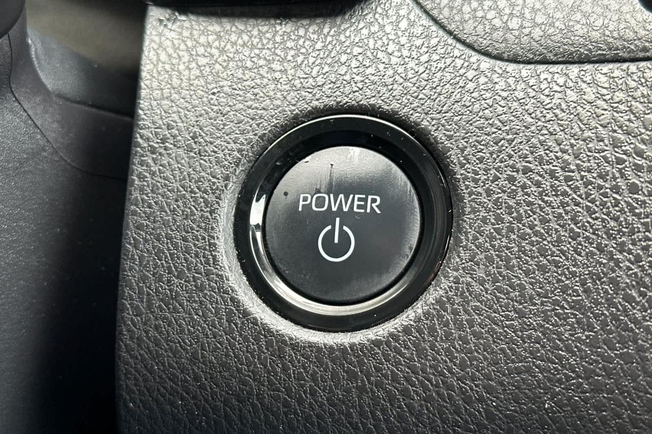 2025 Toyota Camry SE Roseville CA