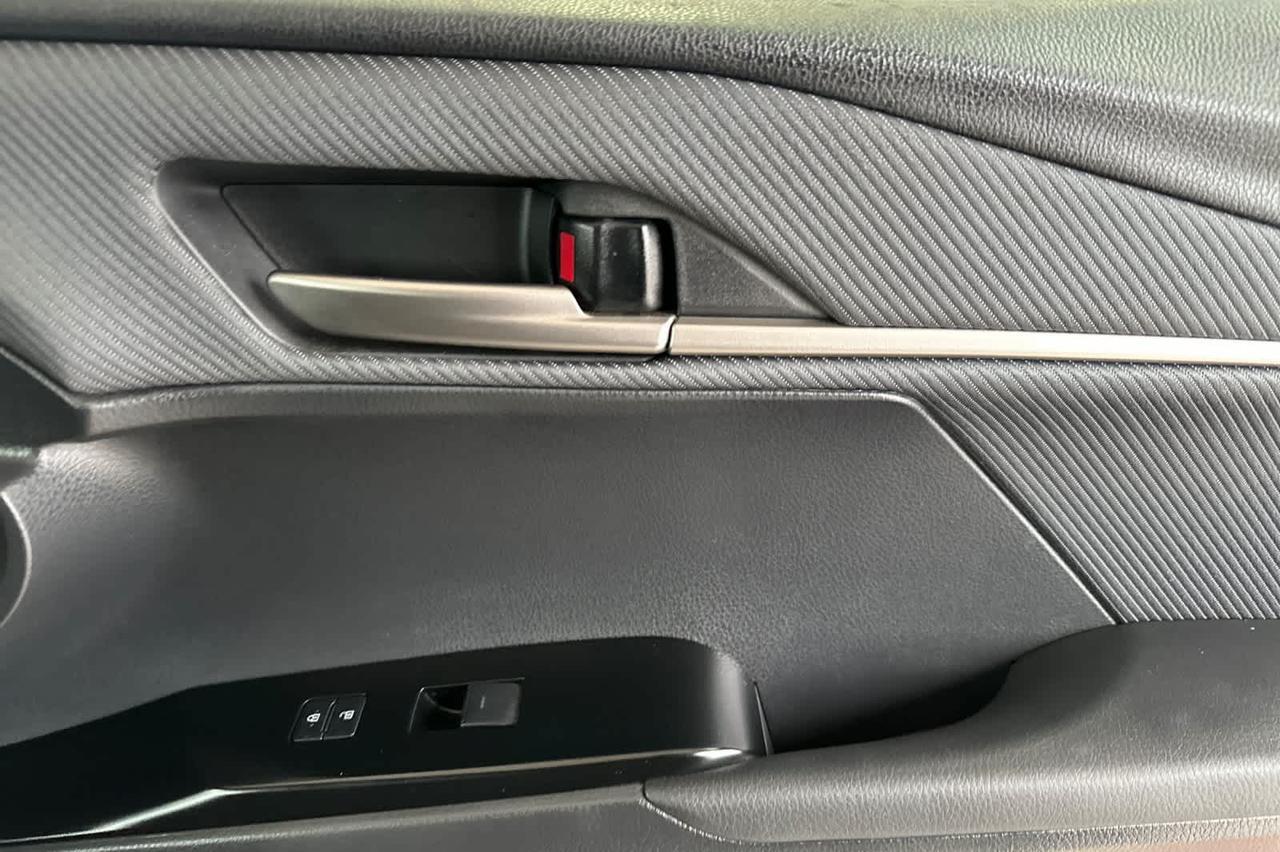 2025 Toyota Camry SE Roseville CA