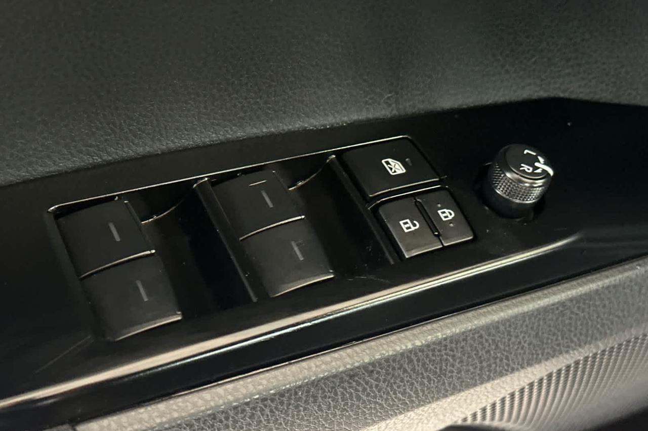 2025 Toyota Camry SE Roseville CA