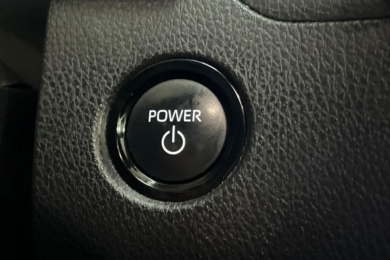 2025 Toyota Camry SE Roseville CA