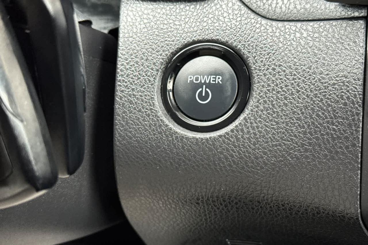 2025 Toyota Camry SE Roseville CA