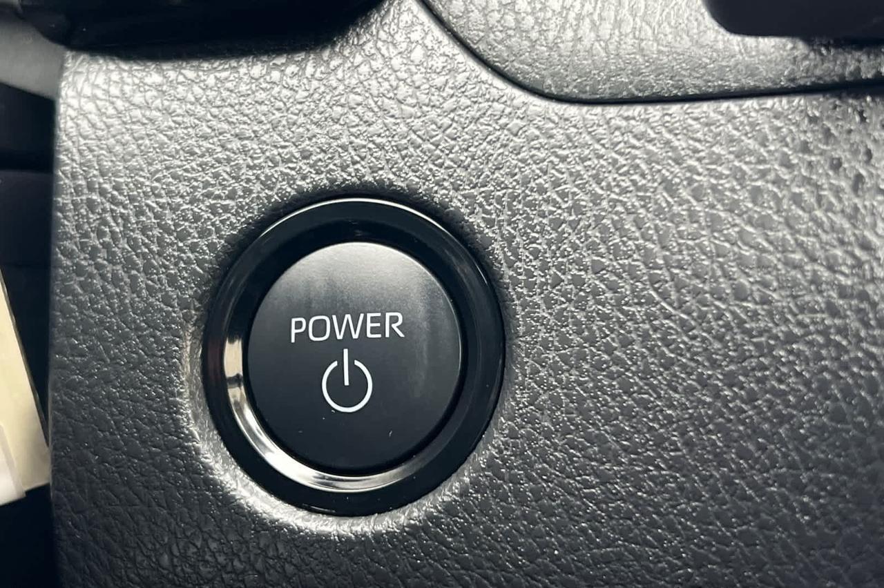 2025 Toyota Camry SE Roseville CA