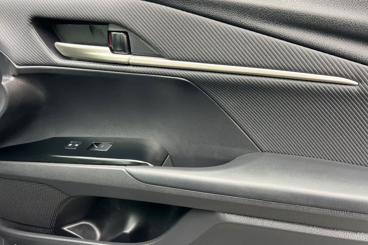 2025 Toyota Camry SE Roseville CA