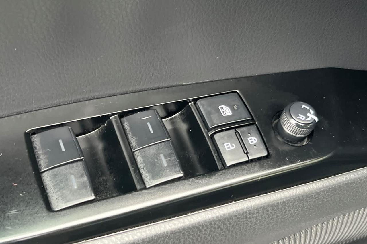 2025 Toyota Camry SE Roseville CA