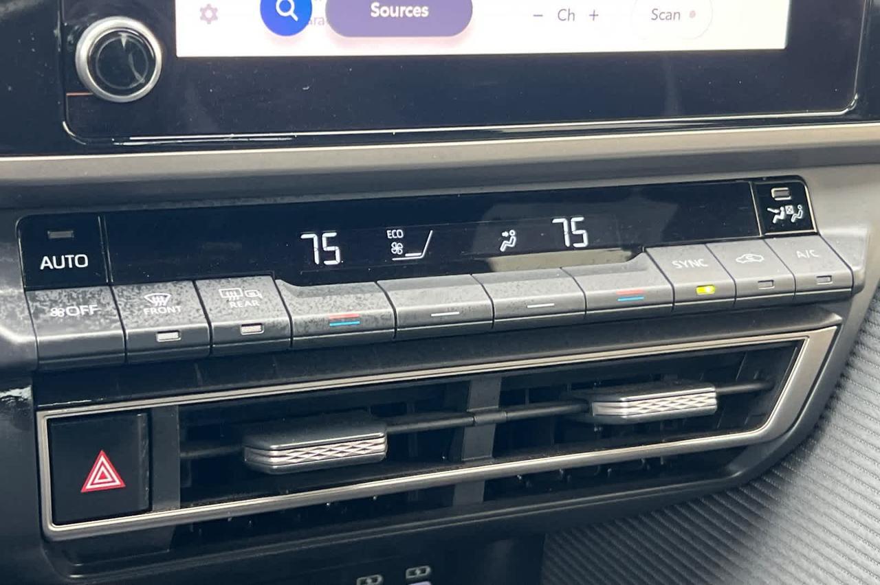 2025 Toyota Camry SE Roseville CA