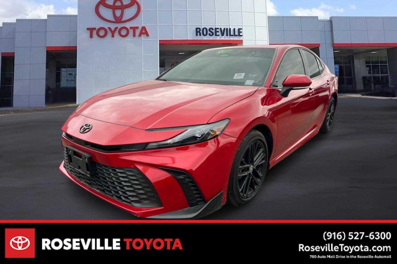 2025 Toyota Camry SE