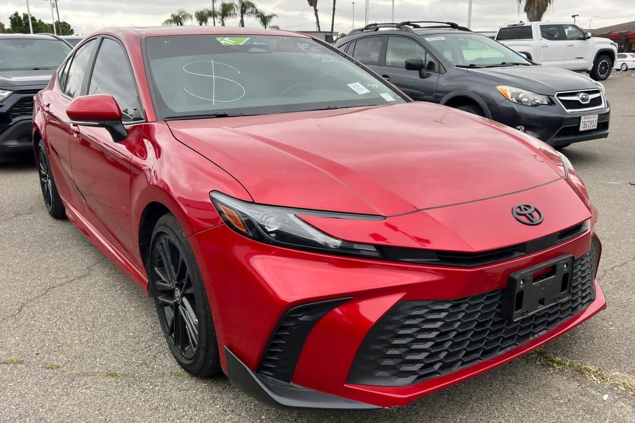 2025 Toyota Camry SE