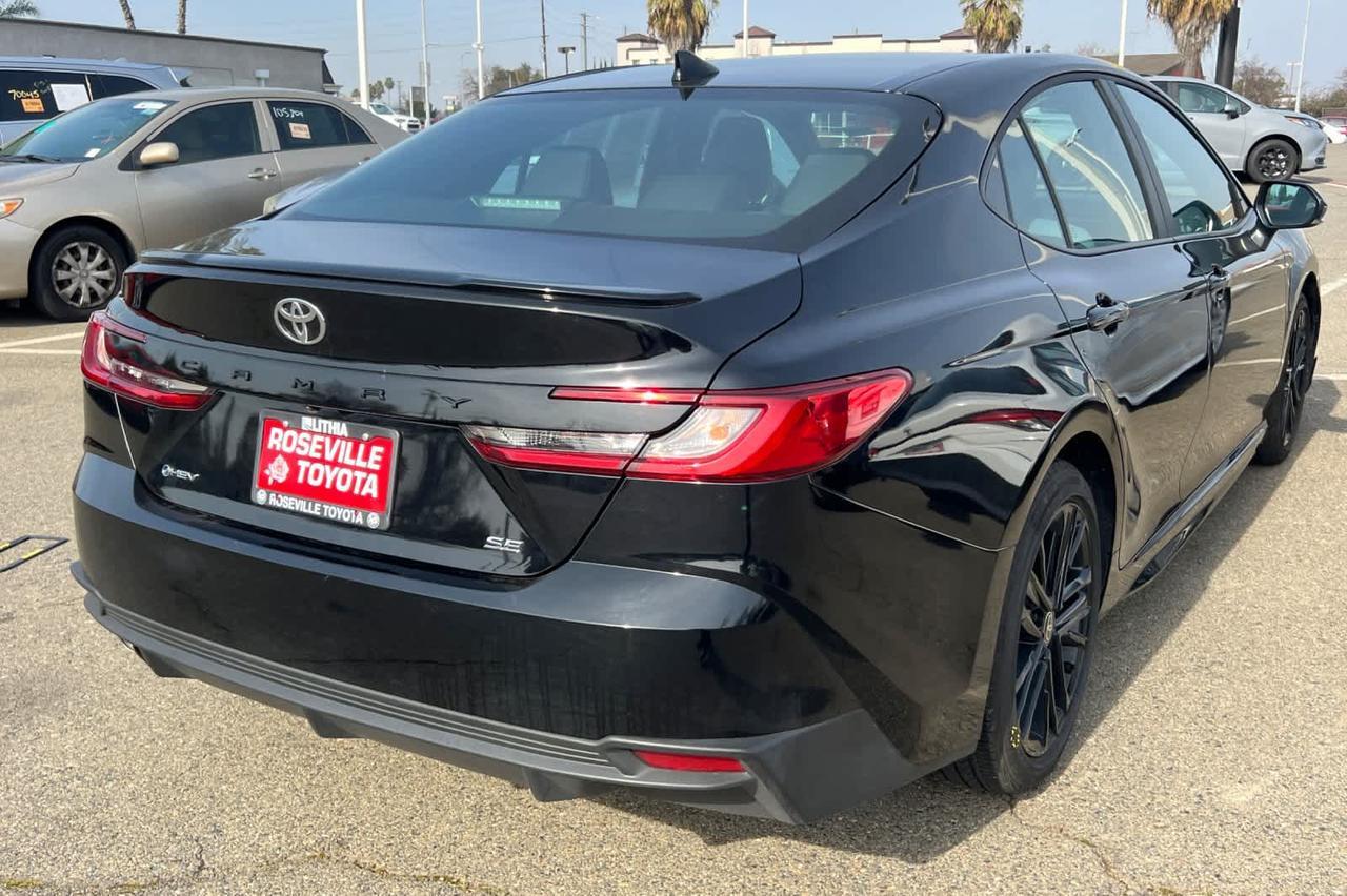 2025 Toyota Camry SE