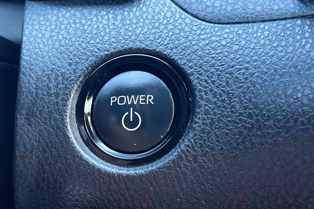 2025 Toyota Camry SE Roseville CA