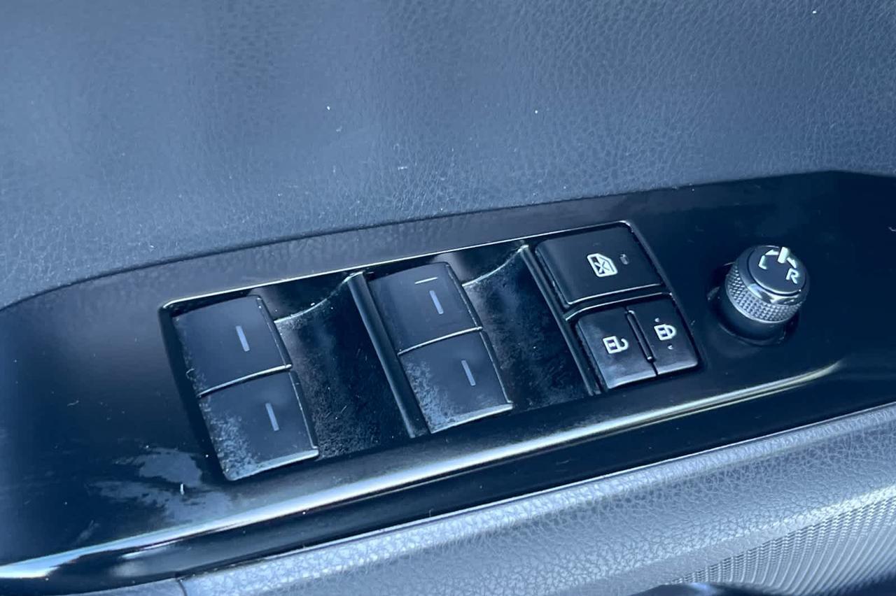 2025 Toyota Camry SE Roseville CA