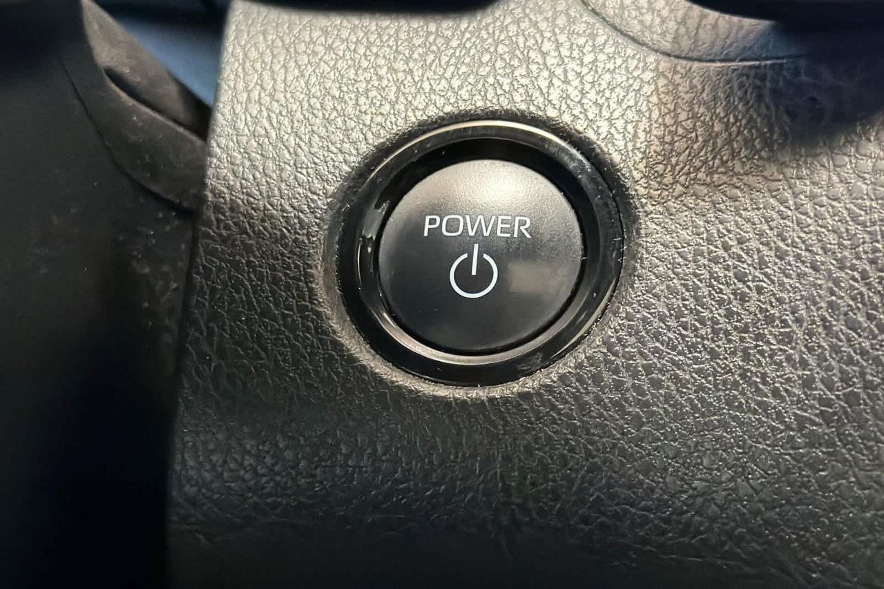 2025 Toyota Camry SE Roseville CA