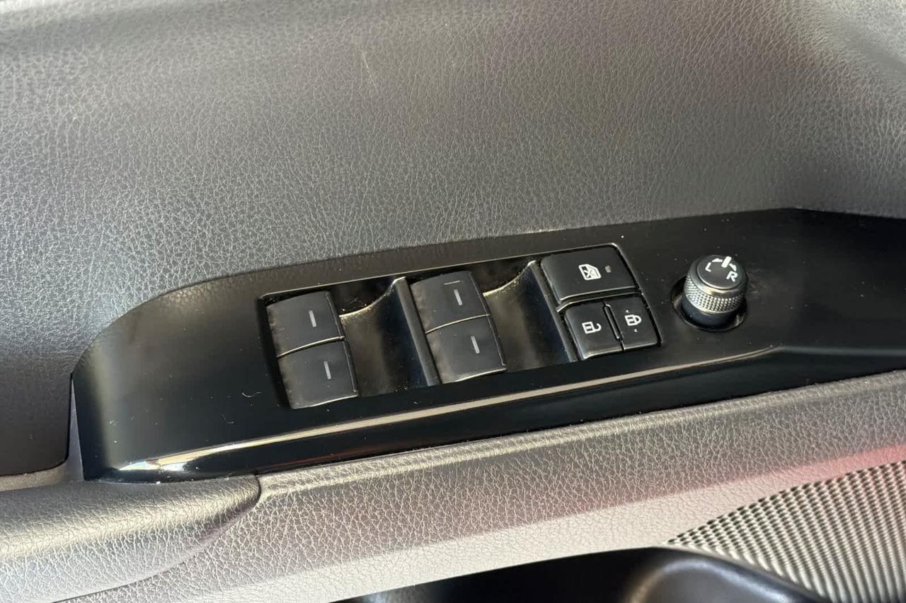 2025 Toyota Camry SE Roseville CA