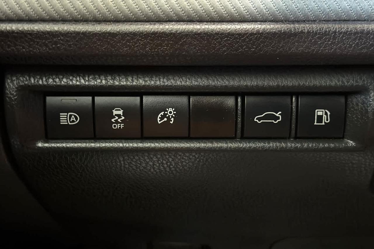 2025 Toyota Camry SE Roseville CA