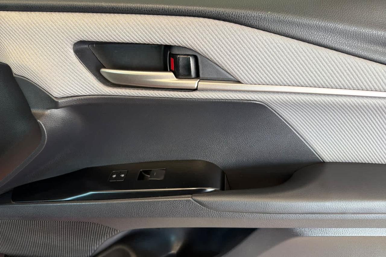 2025 Toyota Camry SE Roseville CA