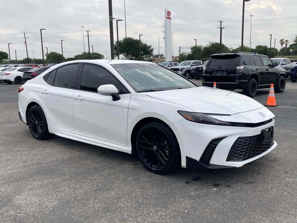 2025 Toyota Camry SE