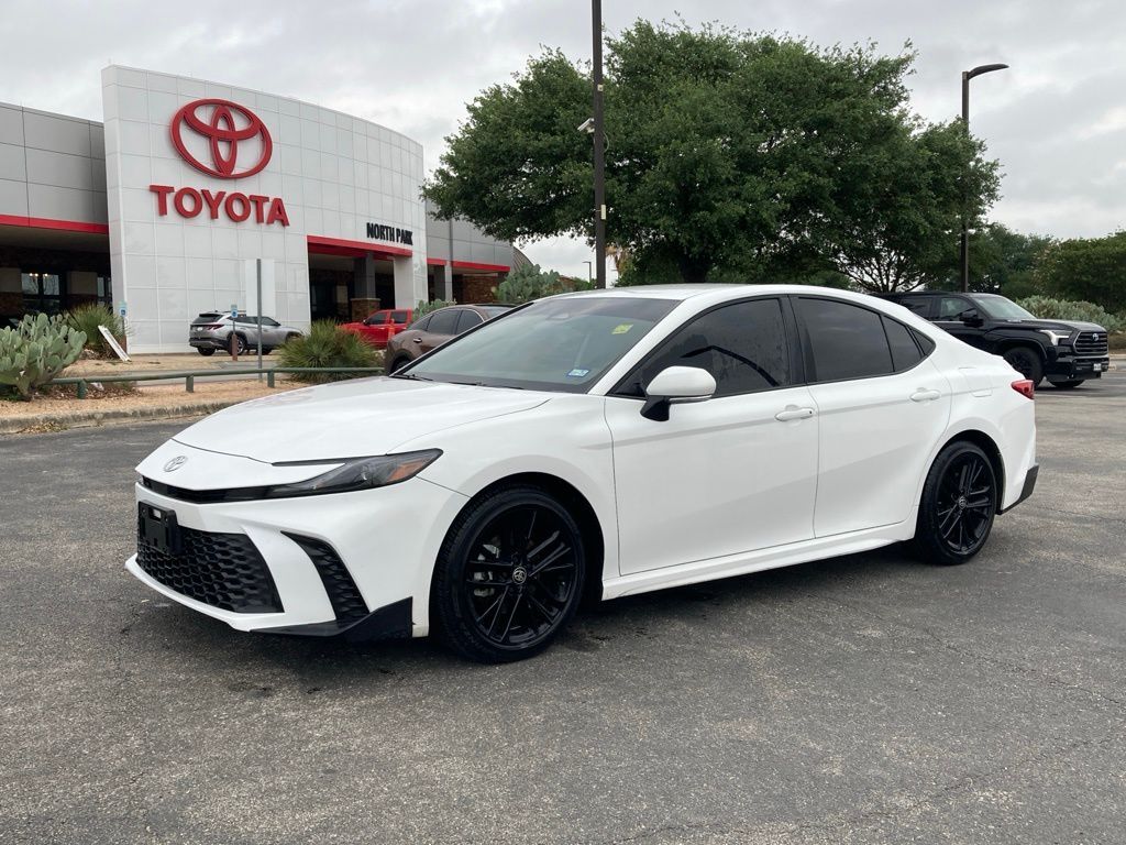 2025 Toyota Camry SE