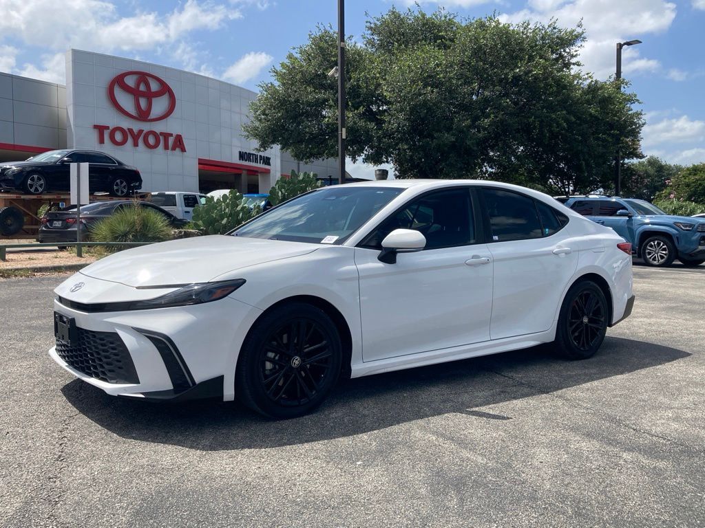 2025 Toyota Camry SE