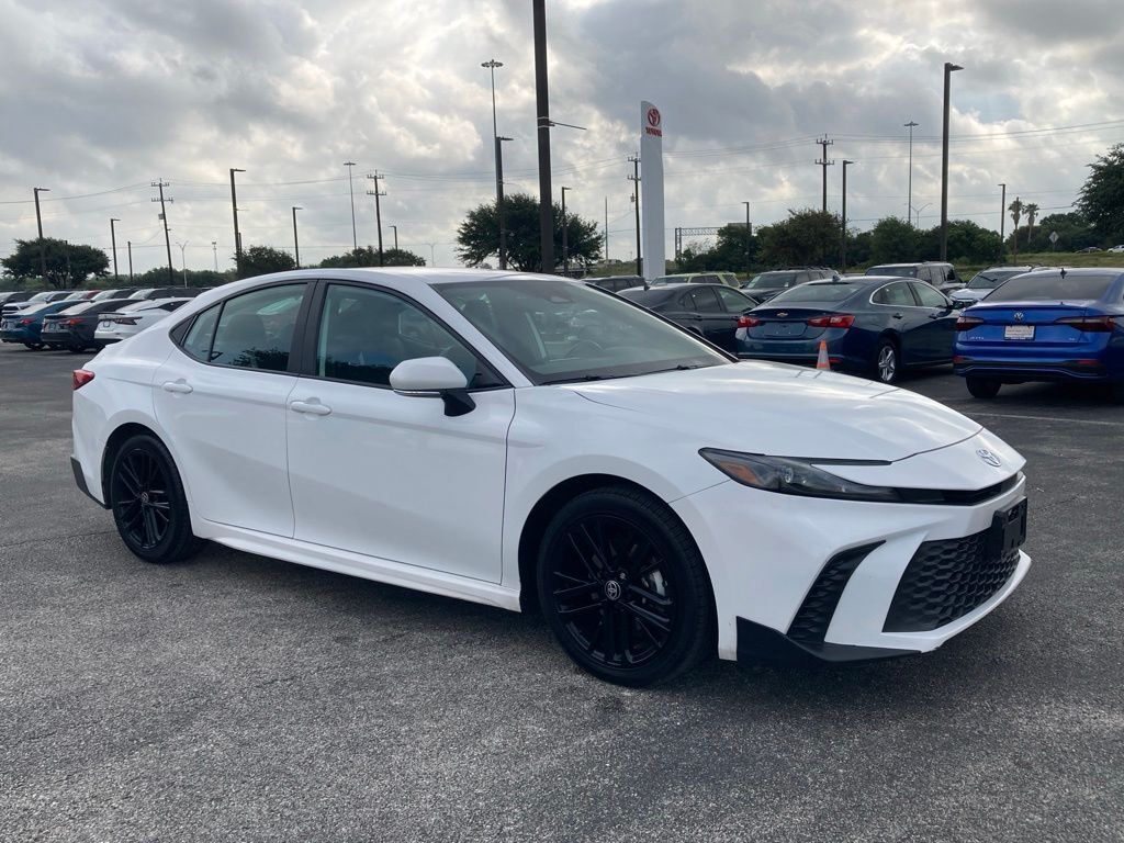 2025 Toyota Camry SE